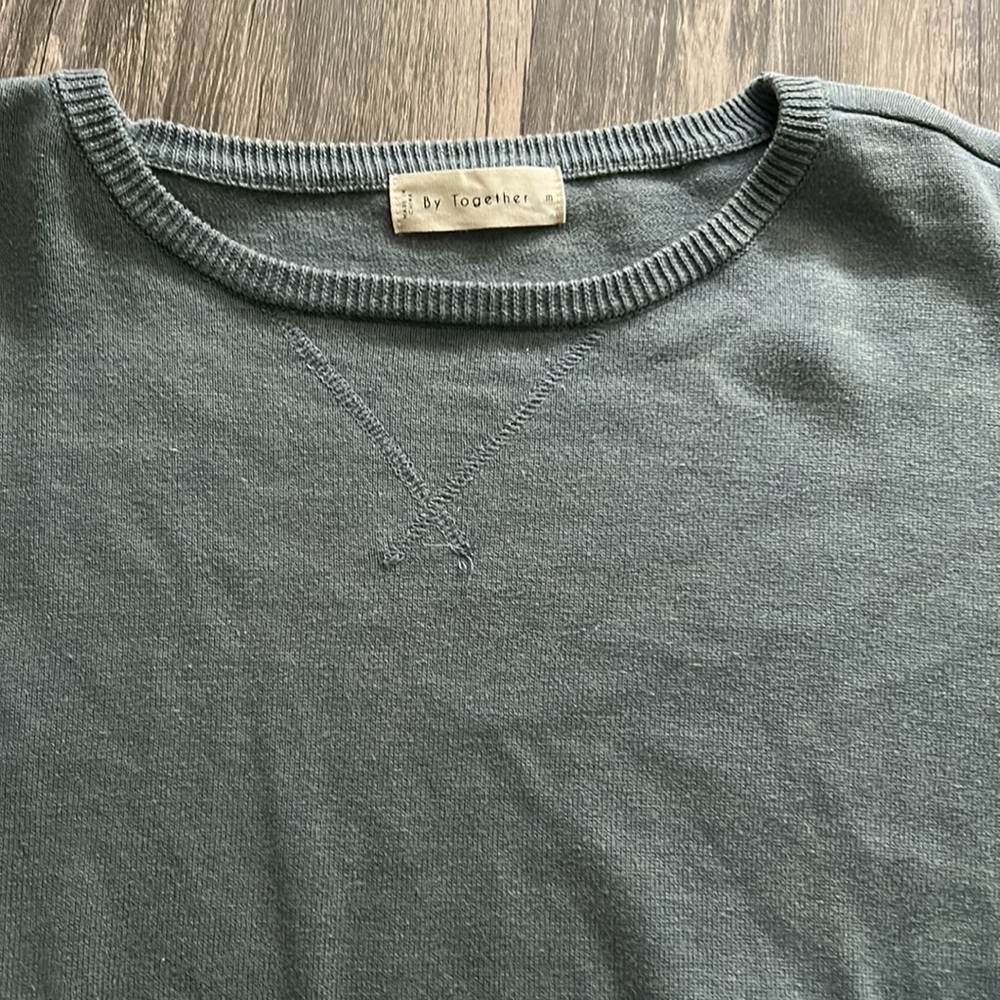 Sweatshirt - Picture 2 of 3